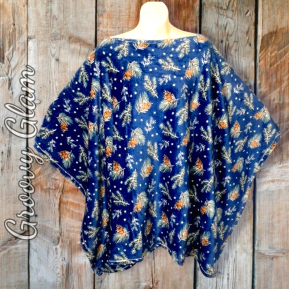 GROOVY GLAM Handmade Blue Pinecones Minky Plush Classic Poncho